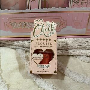 Plouise blush powder in paradise pop